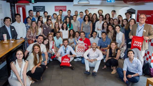 ep five guys con los young leaders network de la amchamspain