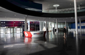 ep interior del pabellon del mobile world congress mwc durante el desmantelamiento de los stands