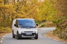 ep kia pv5 la furgoneta electrica de kia desde 39190 y 38690 euros en las gamas cargo y passenger