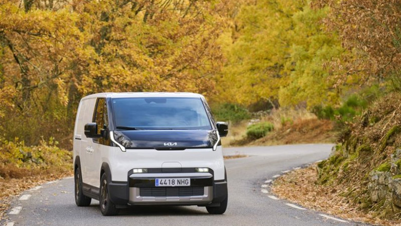 Kia PV5, la furgoneta eléctrica de Kia desde 39.190 y 38.690 euros en las gamas Cargo y Passenger | CHRISTIAN COLMENERO_ZONA IV ep kia pv5 la furgoneta electrica de kia desde 39190 y 38690 euros en las gamas cargo y passenger