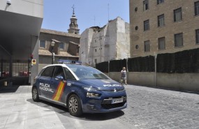 ep la acusadaabandonadoaudienciaun vehiculola policia nacional