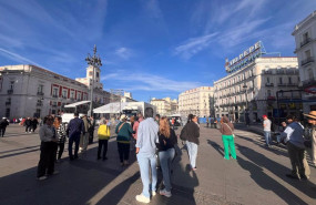 ep los turistas aparecen de nuevo en sol tras el apagon masivo sufrido en espana
