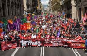 ep manifestantes durante la manifestacion del 1 de mayo de ccoo y ugt a 1 de mayo de 2026 en