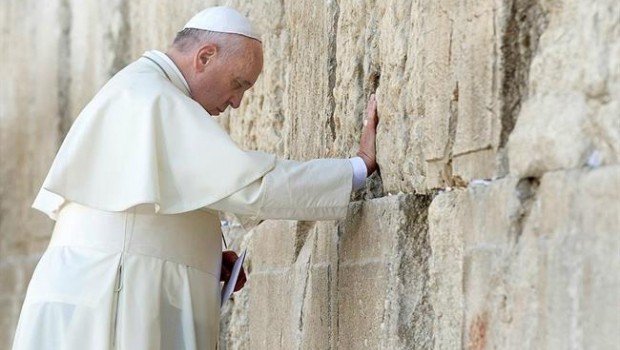 ep papa francisco reza frentemurolas lamentacionesjerusalen