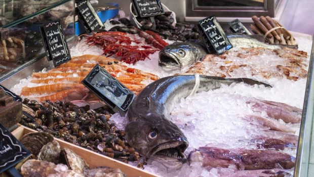 ep pescado en un mercado