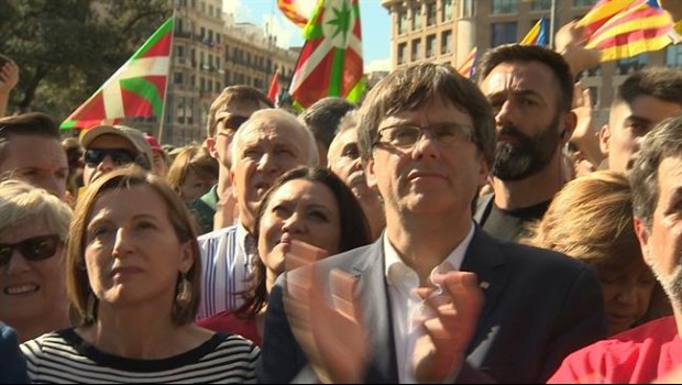 ep puigdemontautoridades asistenla manifestacion independentista