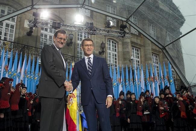Rajoy y Feijóo en el acto de celebración tras la toma de posesión | XOÁN CRESPO - Archivo ep rajoyfeijooactocelebracionla tomaposesion