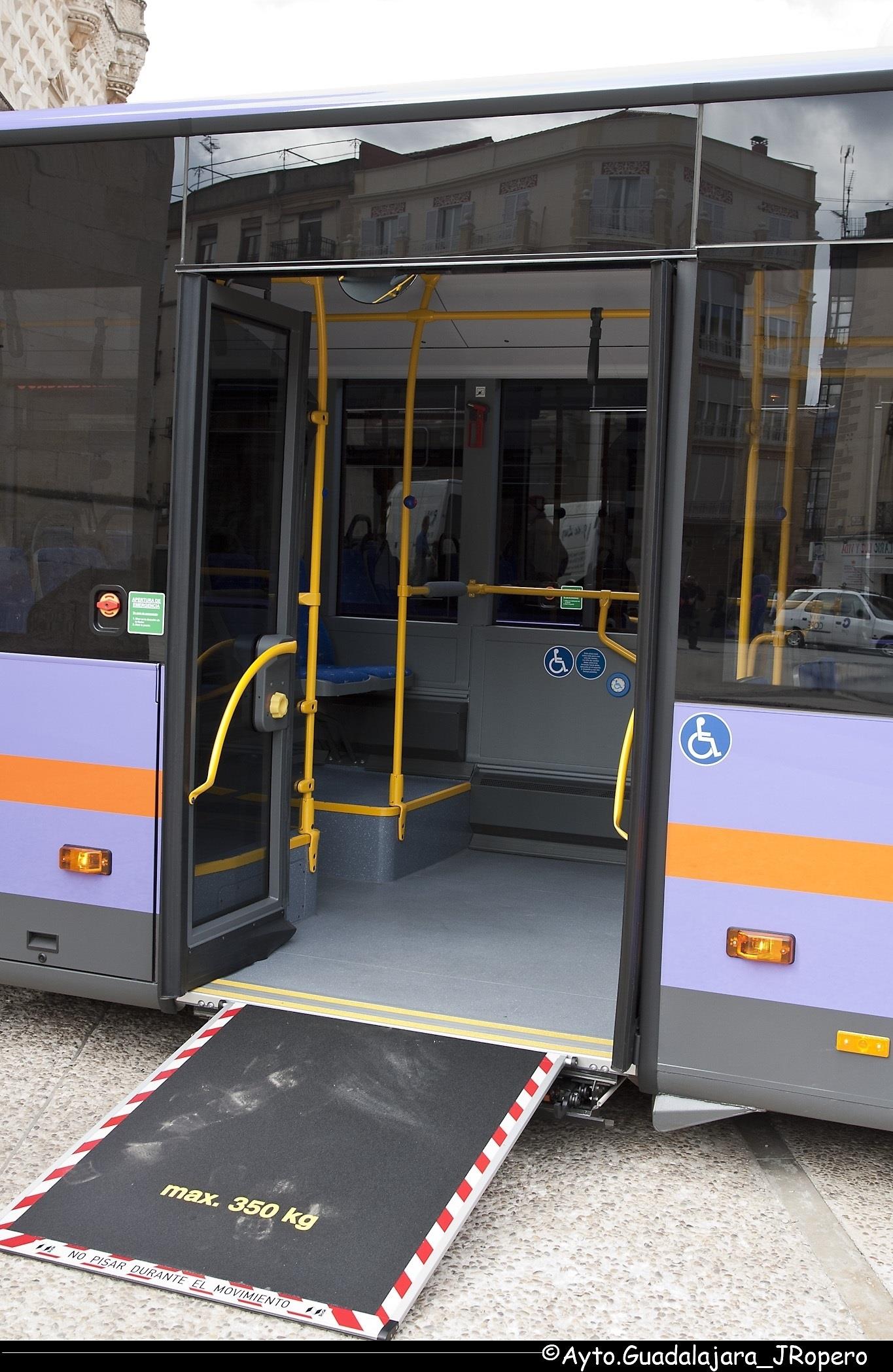 Rampa Minusválidos Autobús Guadalajara | EUROPA PRESS/AYUNTAMIENTO GUADALAJARA ep rampa minusvalidos autobus guadalajara