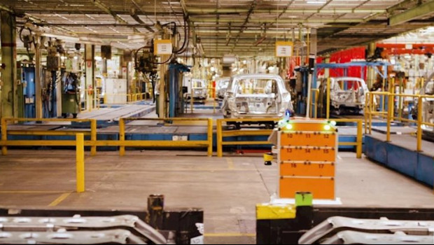 Robots at Ford plant | FORD - Archivo ep robot con tecnologia de conduccion autonoma en ford