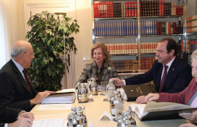 ep su majestad la reina sofia presidiendo la reunion de la fundacion que lleva su nombre en una