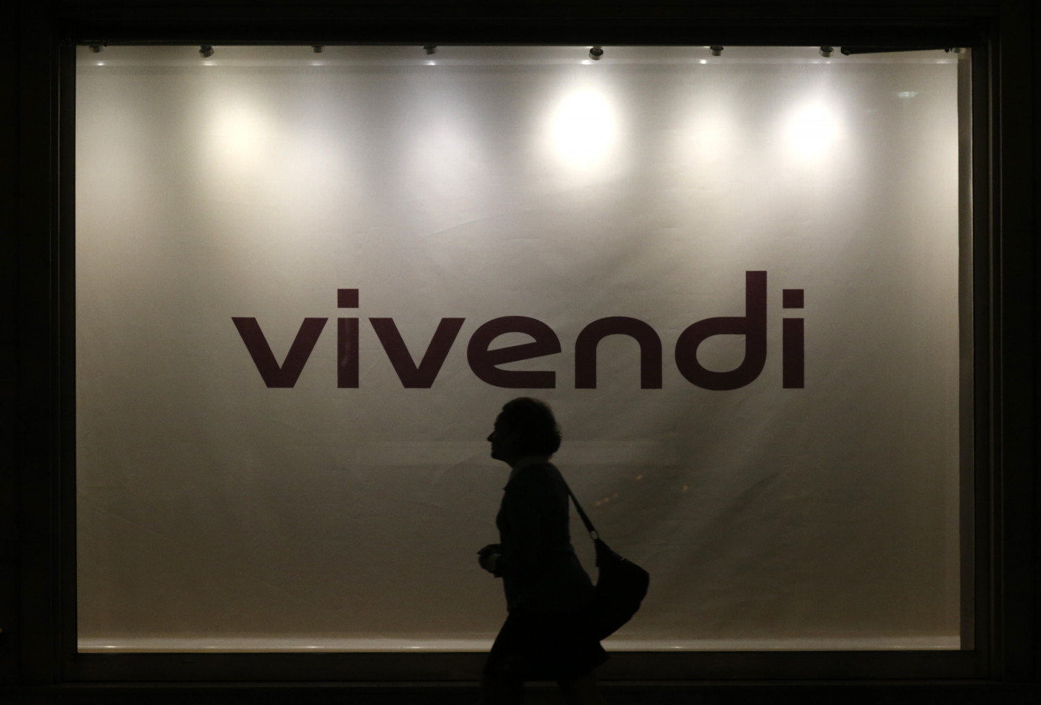 Vivendi compra a Amber el 18% en Lagardere y tendrá que lanzar una OPA por el 100%