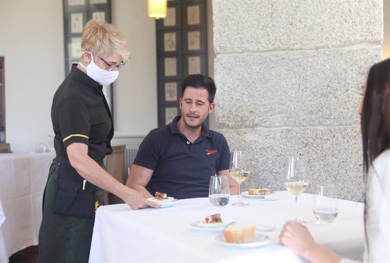 Las ventas del sector servicios amplían su caída al 16,5% en enero, con 11 meses a la baja