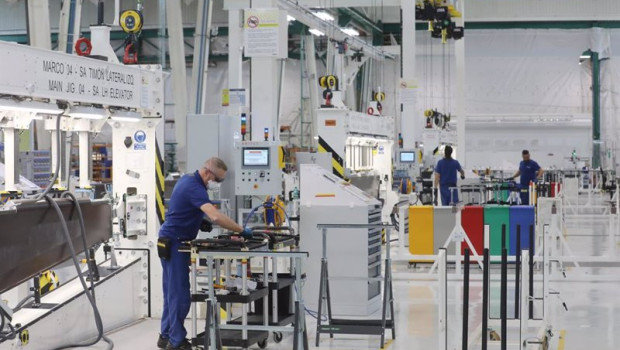 ep archivo operario de airbus trabajando en la nueva linea de produccion a 18 de diciembre de 2024 ep archivo operario de airbus trabajando en la nueva linea de produccion a 18 de diciembre de 2024