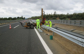 ep archivo   operario en una carretera
