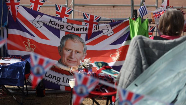 ep archivo una bandera de reino unido con una fotografia de carlos iii ep archivo una bandera de reino unido con una fotografia de carlos iii