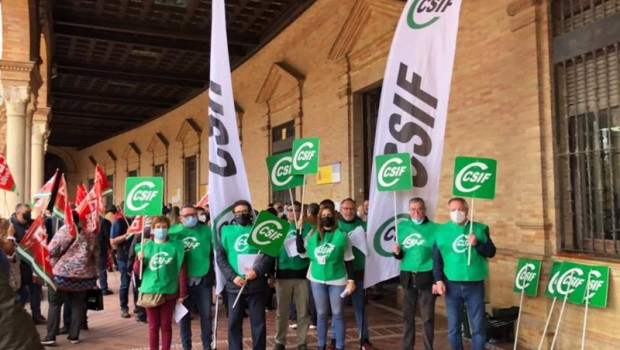 ep concentracion sindical frente a la inspeccion de trabajo de sevilla celebrada el pasado 22 de