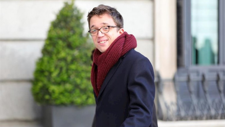 El líder de Más País, Íñigo Errejón, llega al Congreso de los Diputados para la segunda votación para la investidura del candidato socialista a la Presidencia del Gobierno, en Madrid (España), a 7 de enero de 2020. | Jesús Hellín - Europa Press ep el lider de mas pais inigo errejon llega al congreso de los diputados para la segunda votacion
