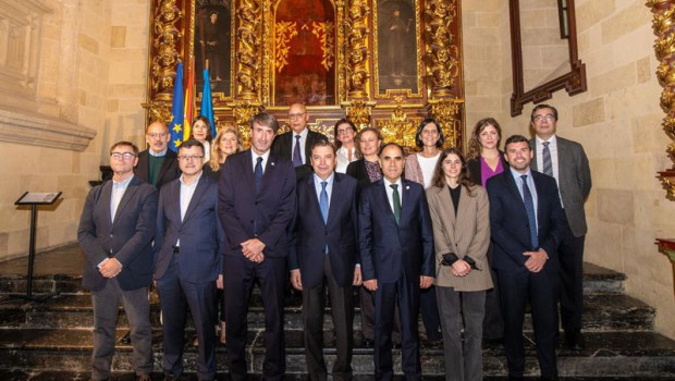ep el ministro de agricultura pesca y alimentacion luis planas con los representantes de las