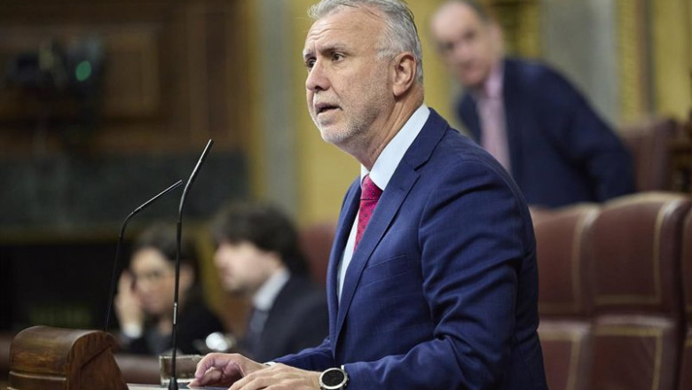 ep el ministro de politica territorial y memoria democratica angel victor torres