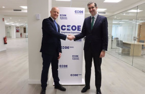 ep el presidente de felac rafael olmos y el director de empresas y organizaciones de ceoe javier