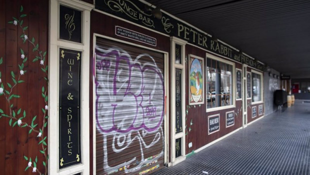 ep establecimiento hostelero cerrado en carabanchel en madrid espana a 12 de febrero de 2021