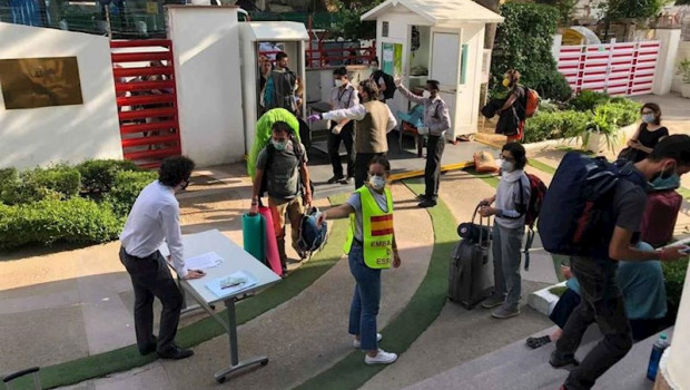 ep instalaciones del instituto cervantes de nueva delhi que acoge a turistas espanoles a la espera