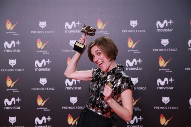 La directora de cine Carla Simón, con el premio Feroz | EUROPA PRESS ep la directoracine carla simon conpremio feroz