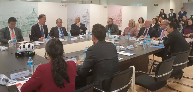 ep la interprofesional agroalimentaria del porcino de capa blanca interporc en una reunion con