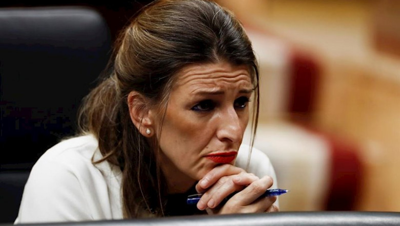 La ministra de Trabajo y Economía Social, Yolanda Díaz, en el Pleno del Congreso | Pool ep la ministra de trabajo y economia social yolanda diaz en el pleno del congreso