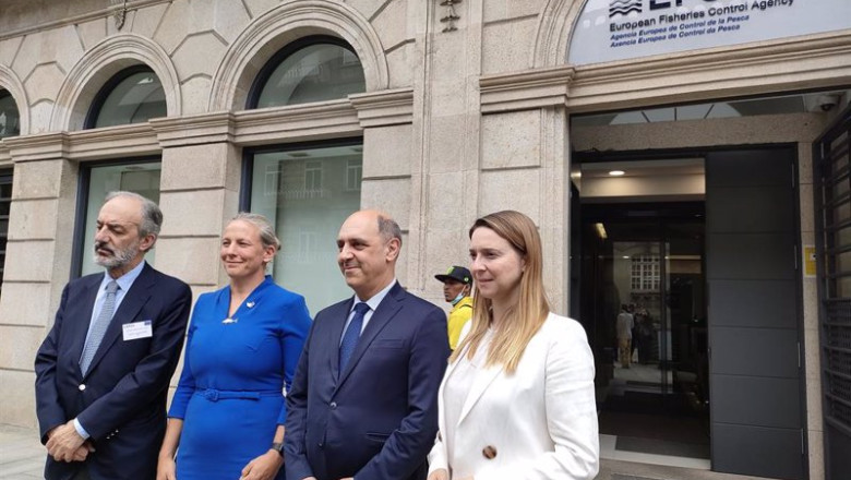 Los eurodiputados Francisco Millán Mon (PPE España), Manuel Pizarro (S&D) y Cláudia Aguiar (PPE Portugal), junto a la directora de la Agencia Europea de Control de la Pesca, Susan Steele (con traje azul). | EUROPA PRESS ep los eurodiputados francisco millan mon ppe espana manuel pizarro sd y claudia aguiar ppe portugal