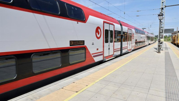 ep los nuevos trenes de gran capacidad para cercanias madrid comienzan a prestar servicio