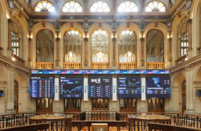 ep paneles del ibex 35 en el palacio de la bolsa a 12 de mayo de 2023 en madrid espana el ibex 35 ha