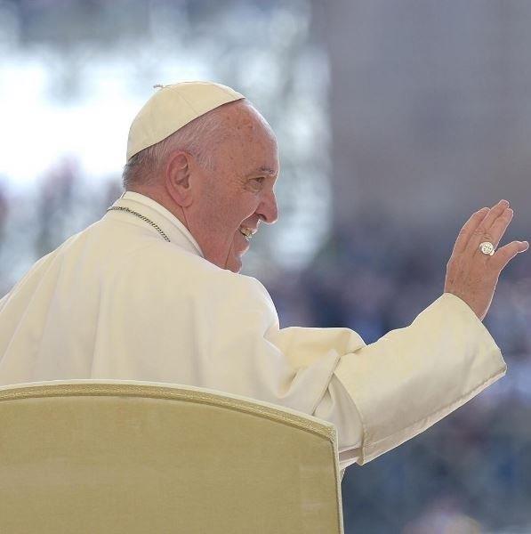 El Papa Francisco en la Basílica de San Pedro | INSTAGRAM @FRANCISCUS ep papa franciscola basilicasan pedro 20170507134101