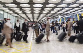 ep pasajeros llegando a la terminal t4 del aeropuerto adolfo suarez madrid   barajas