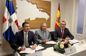 ep pie de foto de izquierda a derecha presidente ejecutivo banco popular christopher paniagua