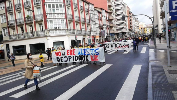 ep trabajadores de empresas aeronauticas se movilizan en vitoria