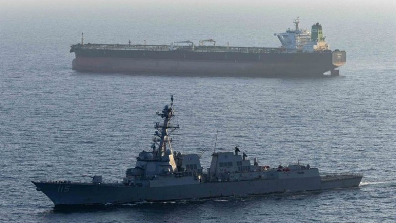 ep un destructor de eeuu y un petroleo en aguas del golfo persico