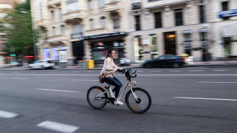 ep una persona sale recorre la calle goya de madrid en bicicleta durante la fase 0 de la desescalada ep una persona sale recorre la calle goya de madrid en bicicleta durante la fase 0 de la desescalada