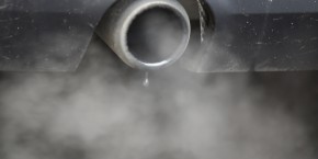 auto-gaz-echappement-pollution-atmospherique-air-dioxyde-de-carbone-pm10-co2 20180515184903 auto-gaz-echappement-pollution-atmospherique-air-dioxyde-de-carbone-pm10-co2 20180515184903