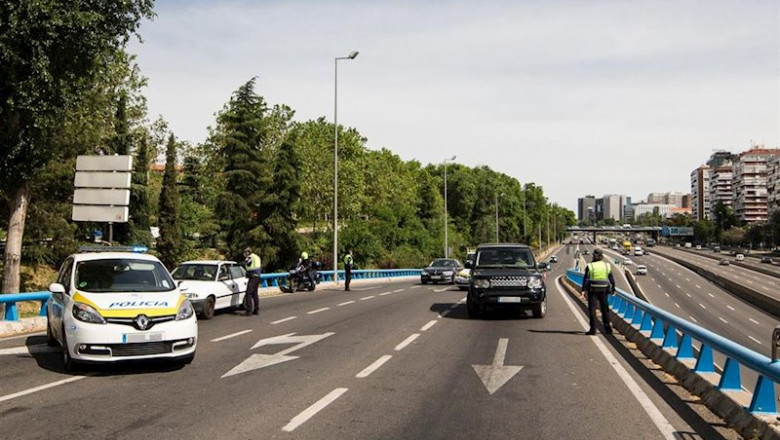 ep agentes de la policia municipal de madrid en un control policial en una de las salidas de la ep agentes de la policia municipal de madrid en un control policial en una de las salidas de la
