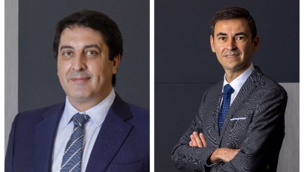 ep archivo   jose martin vega director de la planta de renault en palencia izq y jose manuel fuentes