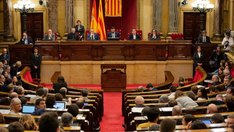 ep av- parlament pidetorra convocar eleccionessometerseuna cuestion de