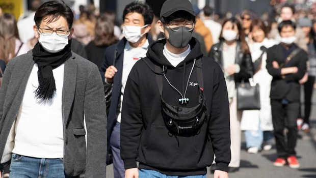 ep ciudadanos japoneses con mascarilla en tokio