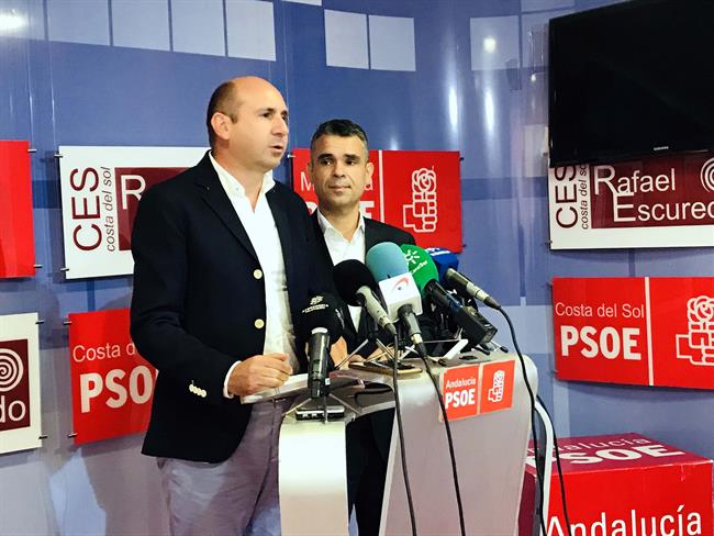 Conejo y Bernal en una rueda de prensa | PSOE ep conejobernaluna ruedaprensa