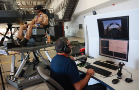 ep demostracion de unas practicas de simulacion de vuelo dentro del acto de celebracion del 15