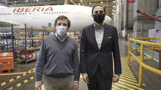 ep el alcalde madrid jose luis martinez-almeida y el presidente de iberia javier sanchez-prieto