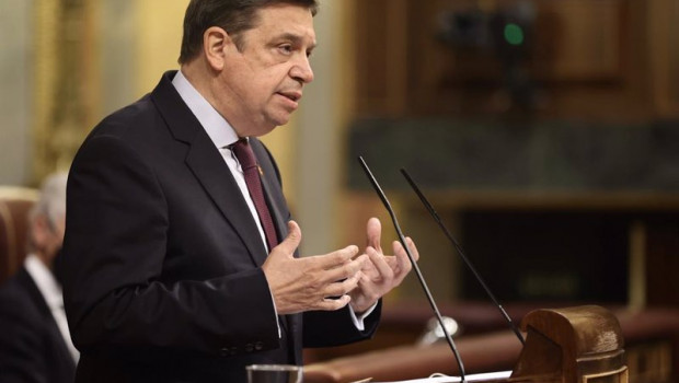 ep el ministro de agricultura luis planas interviene en una sesion plenaria en el congreso de los