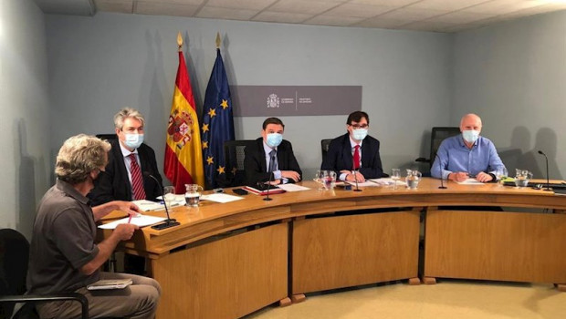 ep el ministro de agricultura pesca y alimentacion luis planas y el de sanidad salvador illa