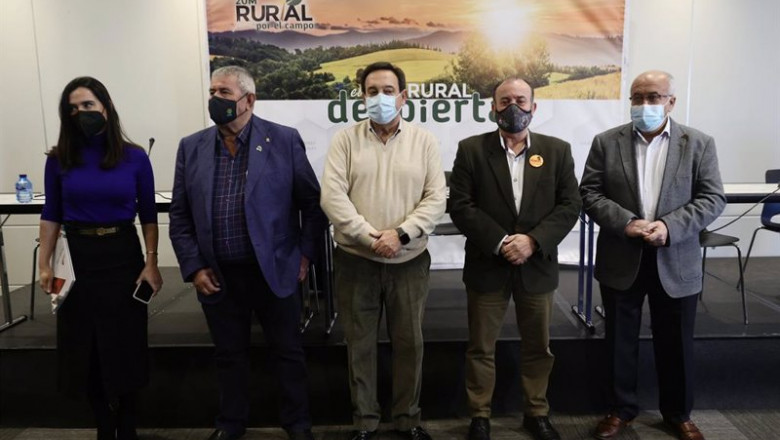 ep el secretario general de upa lorenzo ramos el presidente de asaja pedro barato el presidente de ep el secretario general de upa lorenzo ramos el presidente de asaja pedro barato el presidente de