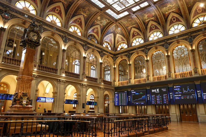 El Ibex 35 y Europa anticipan una pausa con el foco en los PMIs y Jackson Hole